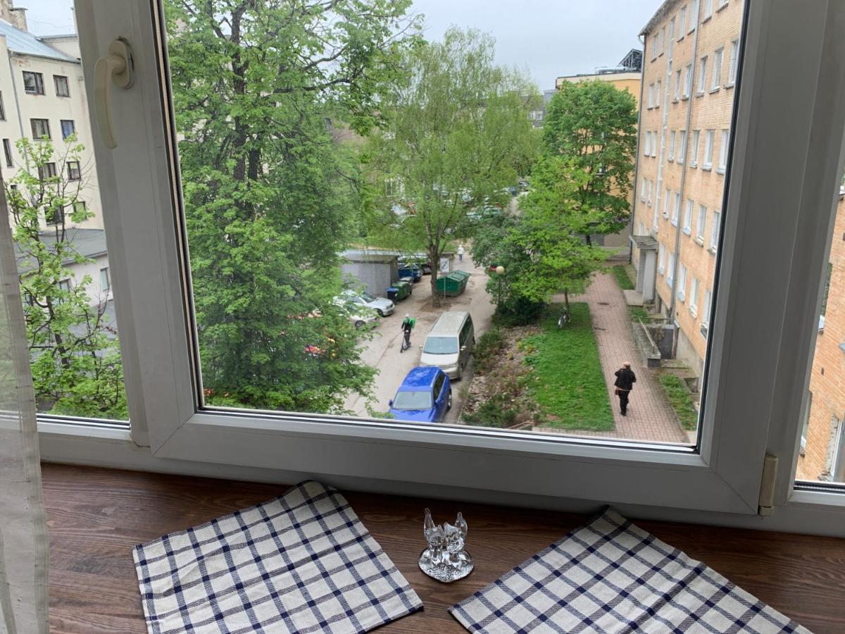 Riia 10, 2-Bedroom Apartment - 2 Big Beds 1 Extra Bed-Parking Free Tartu Exterior foto