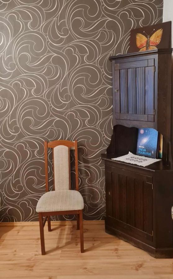 Riia 10, 2-Bedroom Apartment - 2 Big Beds 1 Extra Bed-Parking Free Tartu Exterior foto