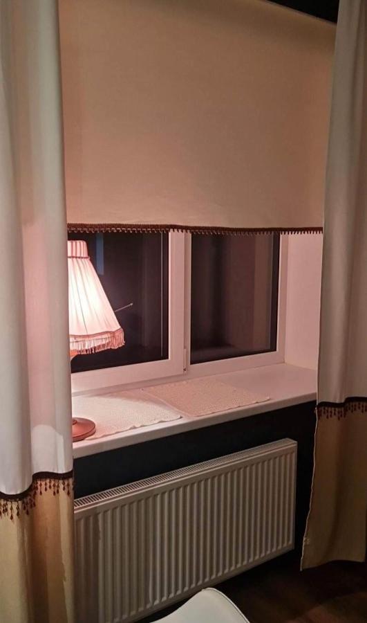 Riia 10, 2-Bedroom Apartment - 2 Big Beds 1 Extra Bed-Parking Free Tartu Exterior foto