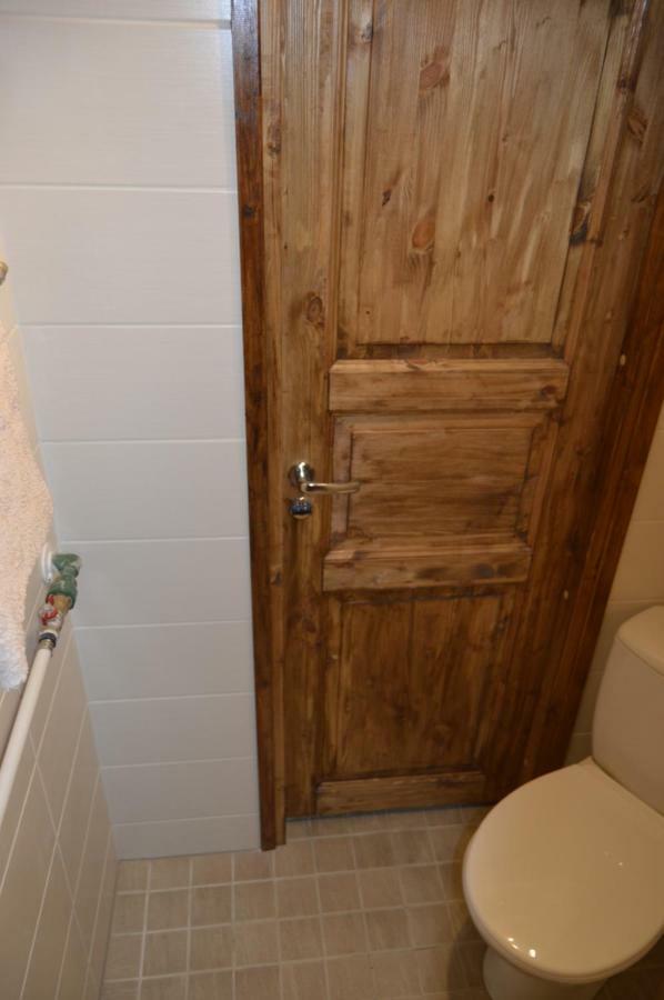 Riia 10, 2-Bedroom Apartment - 2 Big Beds 1 Extra Bed-Parking Free Tartu Exterior foto