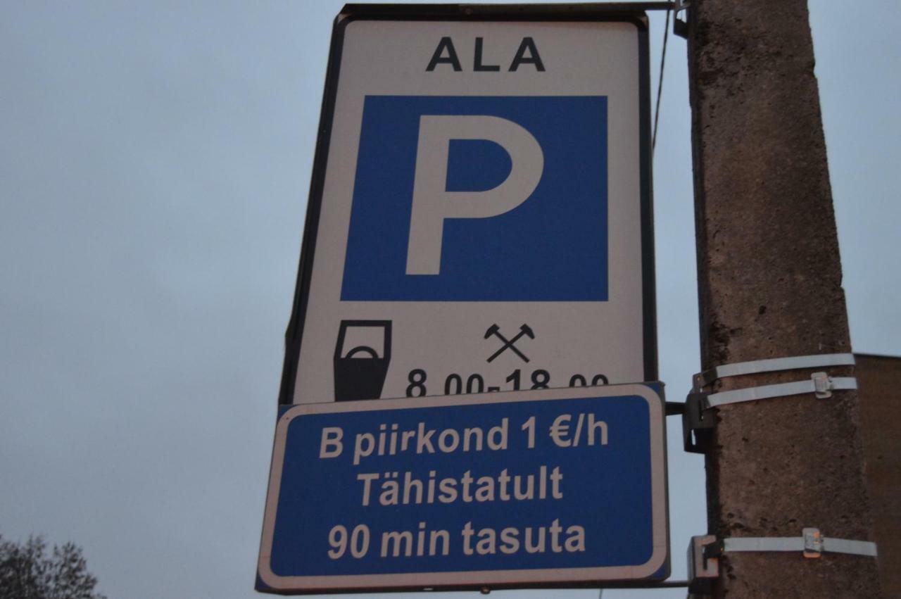 Riia 10, 2-Bedroom Apartment - 2 Big Beds 1 Extra Bed-Parking Free Tartu Exterior foto